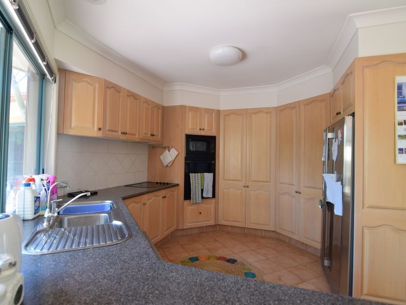 15 Oyster Cove Promenade, Helensvale QLD 4212