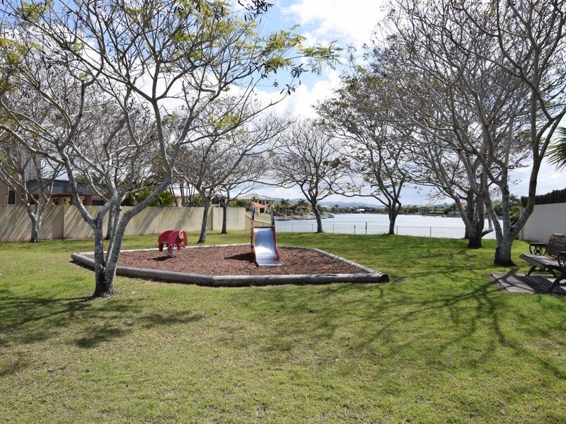 15 Oyster Cove Promenade, Helensvale QLD 4212