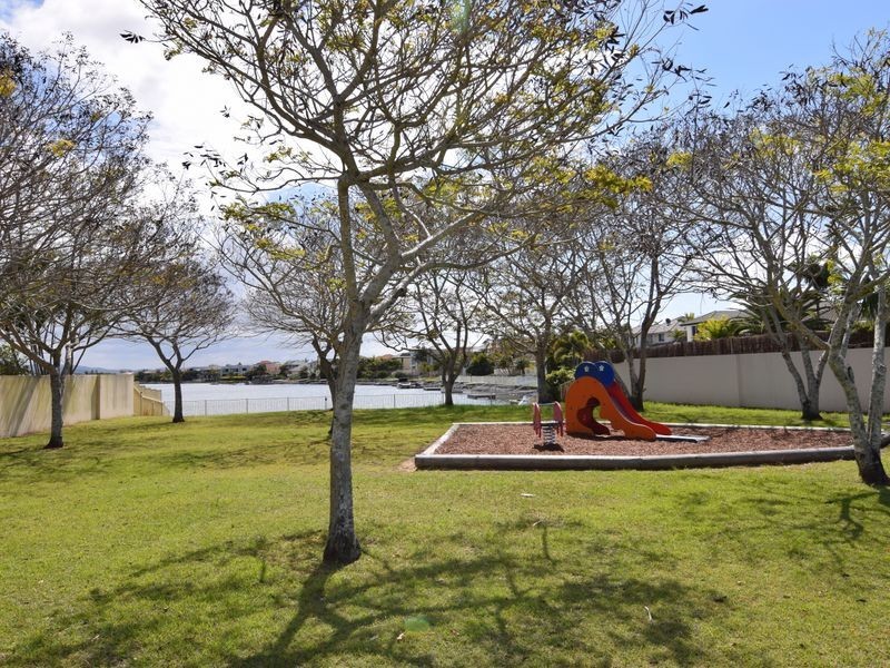 15 Oyster Cove Promenade, Helensvale QLD 4212