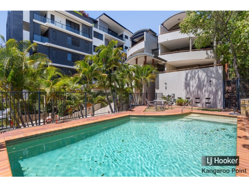 2/28 Norman Crescent, Norman Park QLD 4170