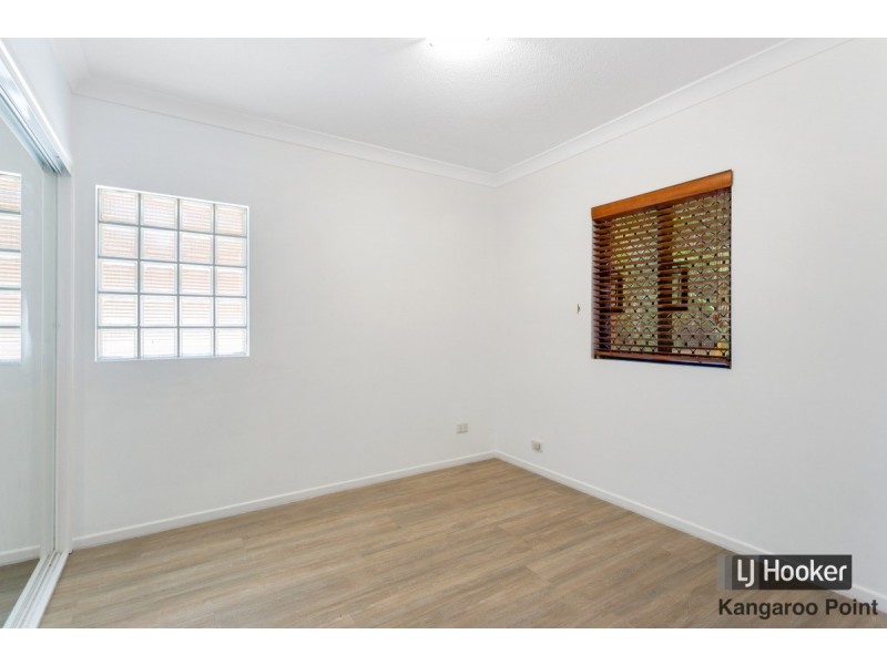 2/28 Norman Crescent, Norman Park QLD 4170