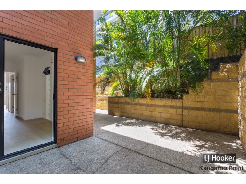 2/28 Norman Crescent, Norman Park QLD 4170