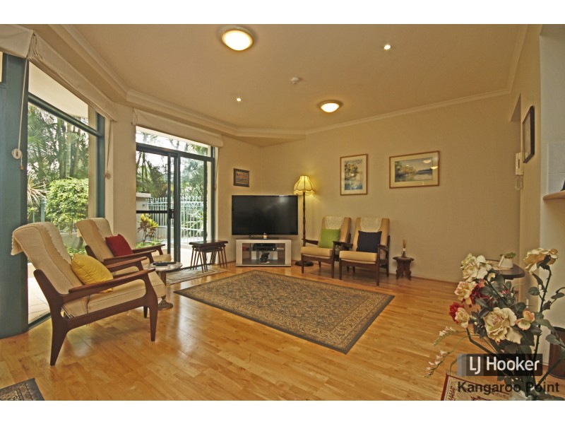 8/10 Goodwin Street, Kangaroo Point QLD 4169