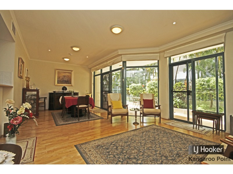 8/10 Goodwin Street, Kangaroo Point QLD 4169