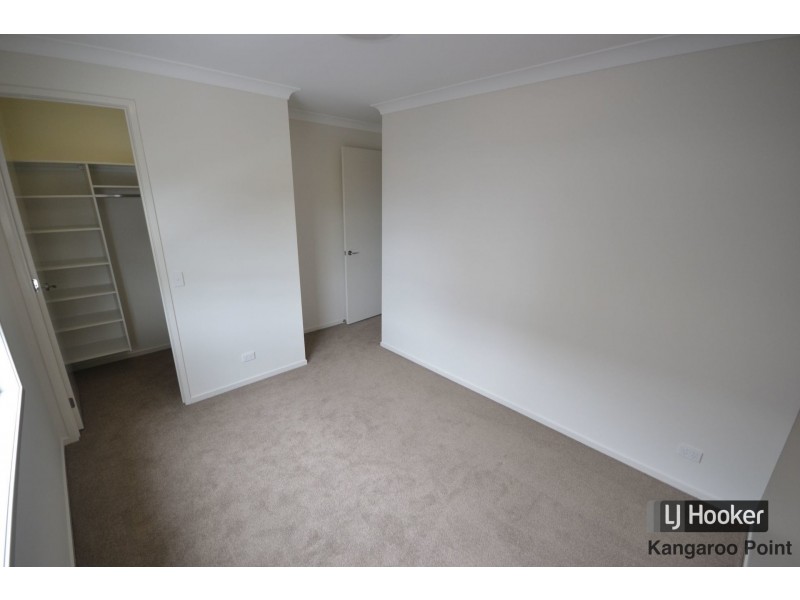 16 Llewellyn Street, Kangaroo Point QLD 4169