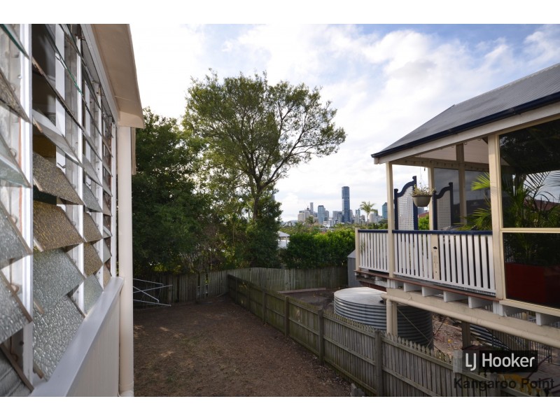 22 Elfin Street, East Brisbane QLD 4169