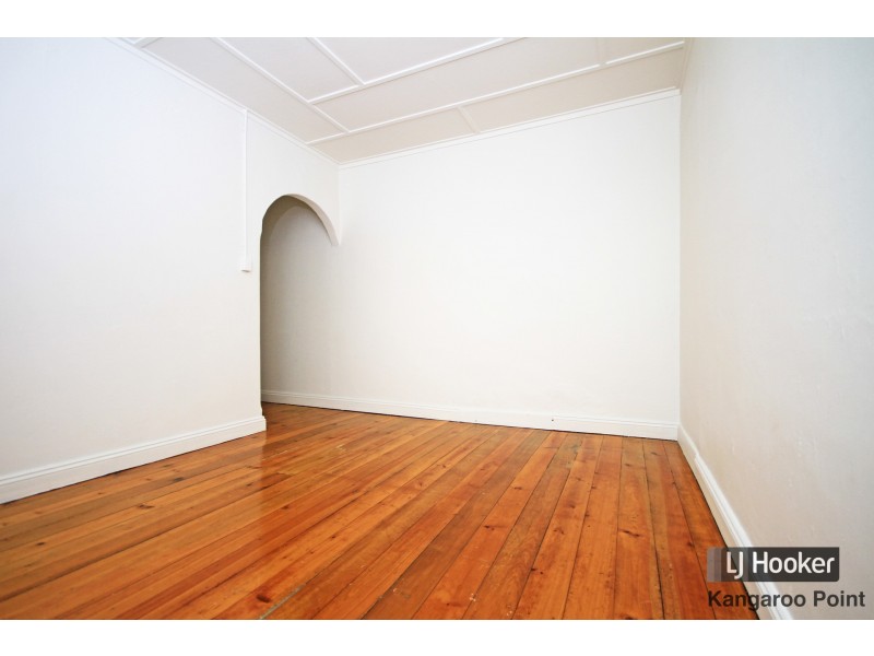 82 Linton Street, Kangaroo Point QLD 4169