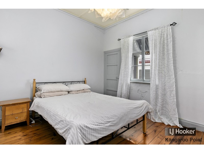 82 Linton Street, Kangaroo Point QLD 4169