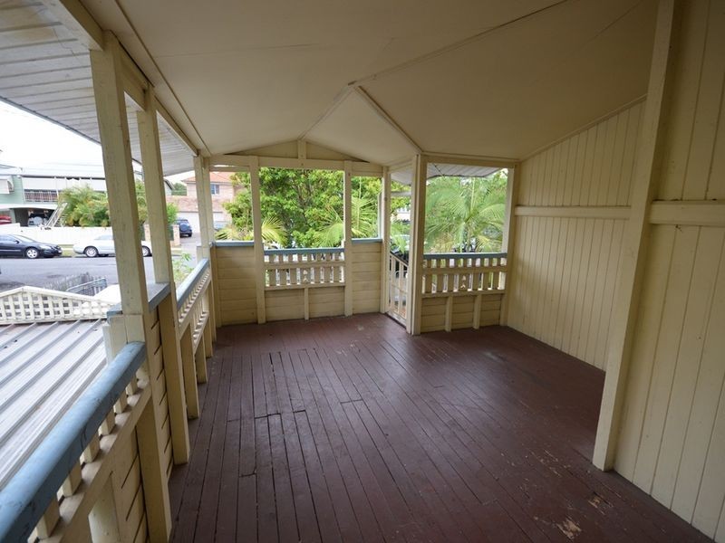 16 Ellis Street, Greenslopes QLD 4120