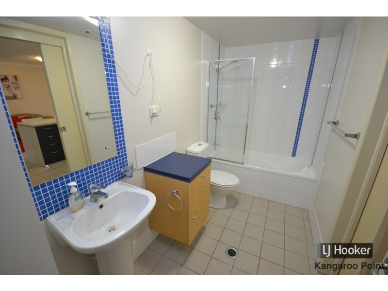 2/19 Thorn Street, Kangaroo Point QLD 4169