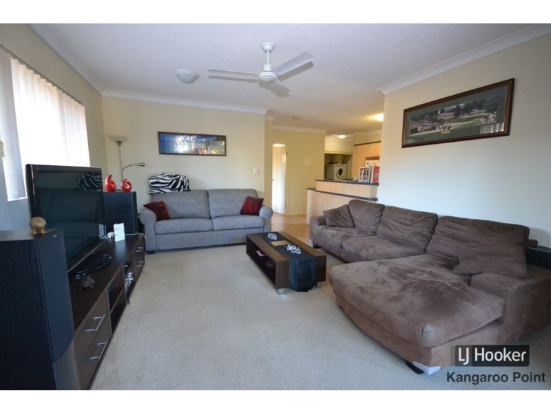 2/29 Bell Street, Kangaroo Point QLD 4169
