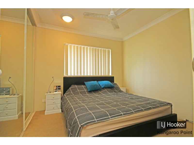 2/29 Bell Street, Kangaroo Point QLD 4169