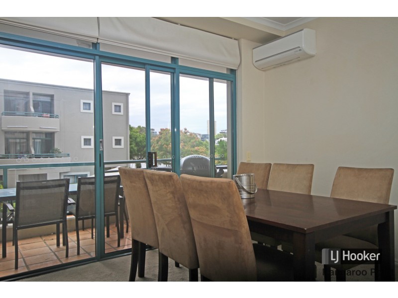 19/10 Goodwin Street, Kangaroo Point QLD 4169