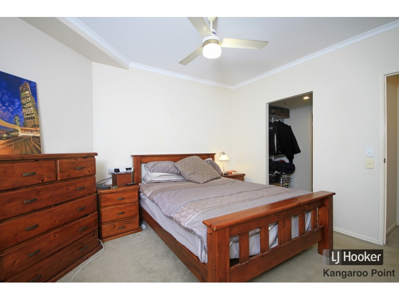 19/10 Goodwin Street, Kangaroo Point QLD 4169