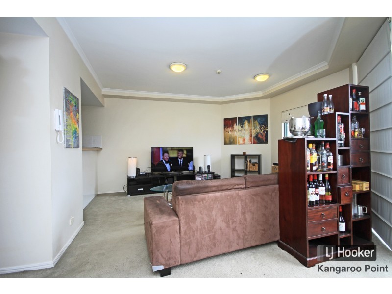 19/10 Goodwin Street, Kangaroo Point QLD 4169