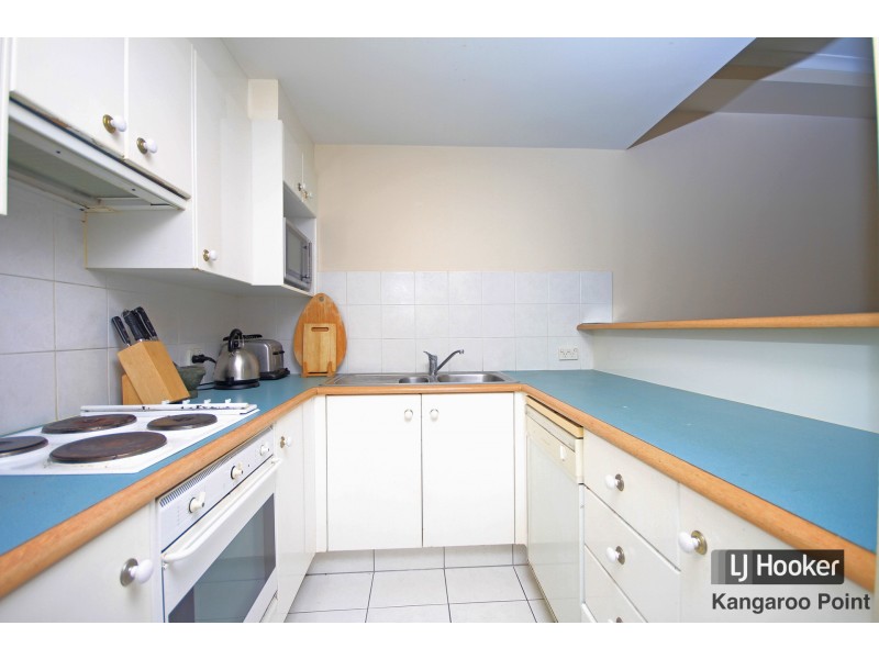 19/10 Goodwin Street, Kangaroo Point QLD 4169