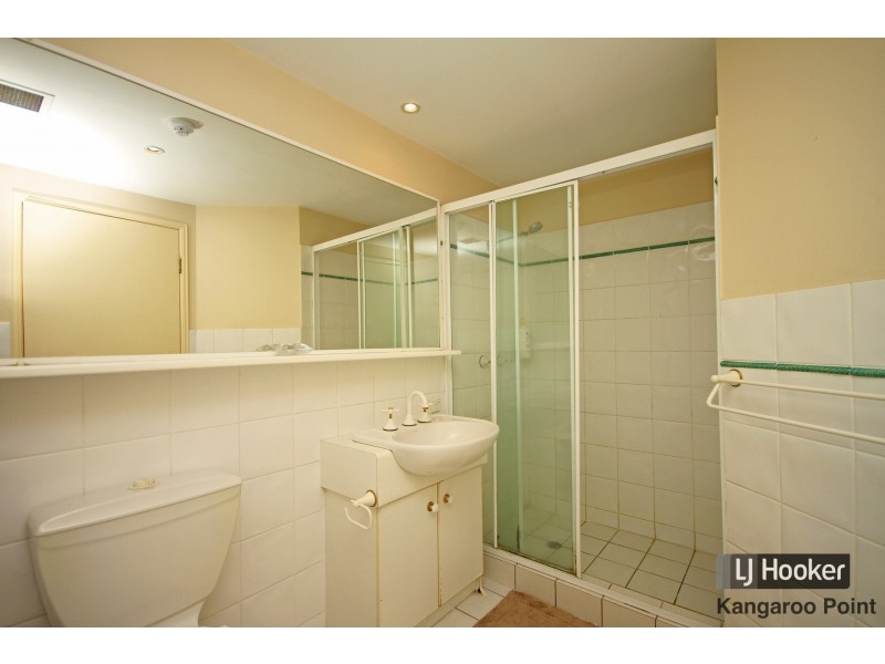 19/10 Goodwin Street, Kangaroo Point QLD 4169