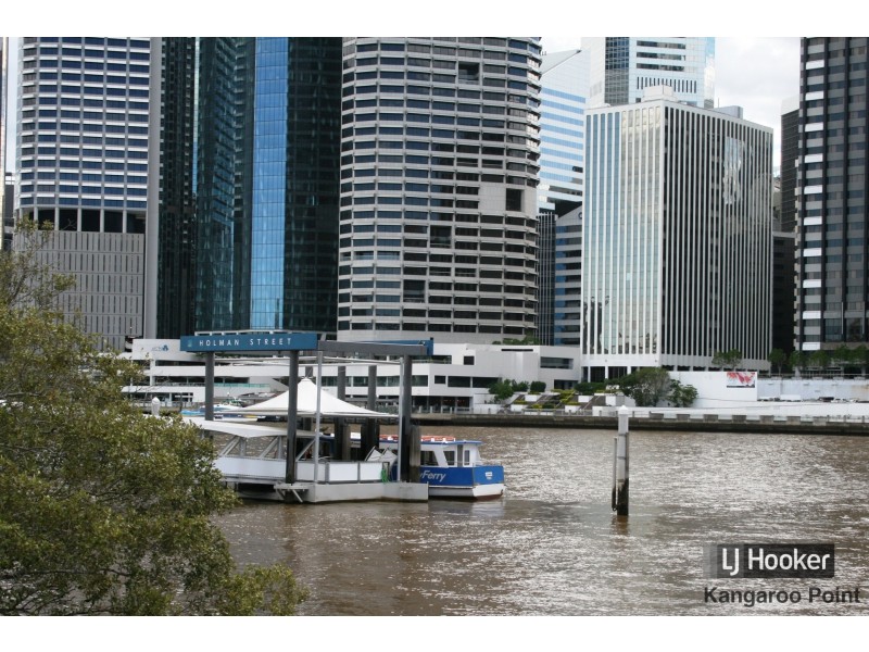 19/10 Goodwin Street, Kangaroo Point QLD 4169