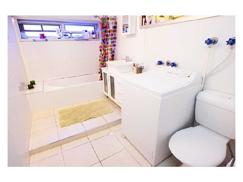 25 Bromley Street, Kangaroo Point QLD 4169