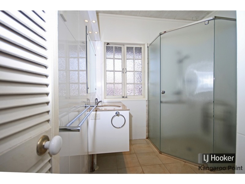 17 Letchworth Road, Coorparoo QLD 4151