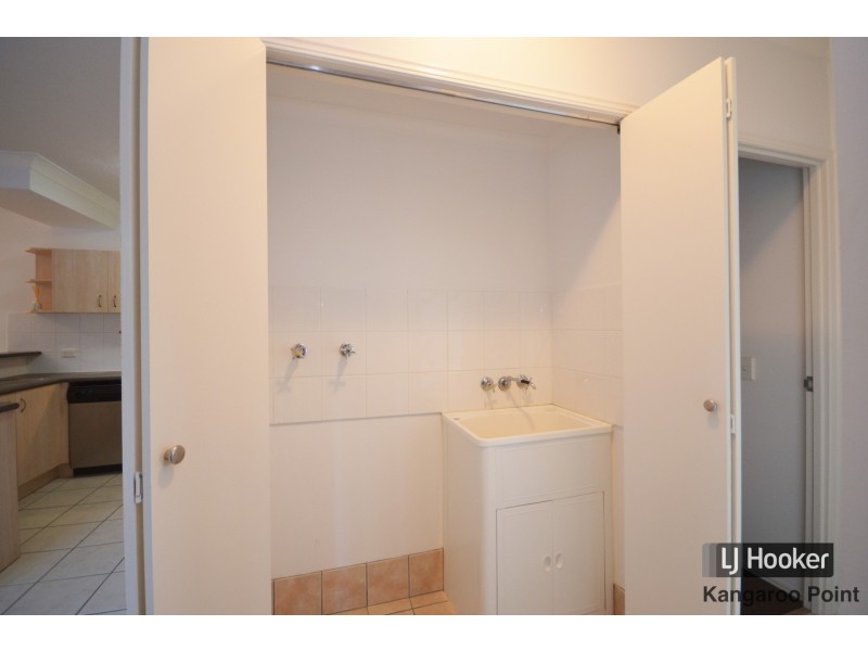 4/15 Rawlins Street, Kangaroo Point QLD 4169