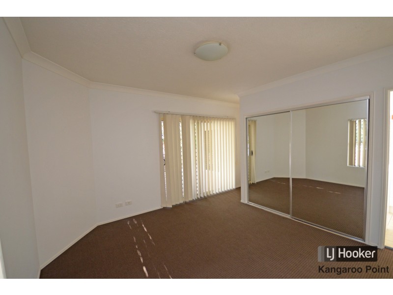 4/15 Rawlins Street, Kangaroo Point QLD 4169