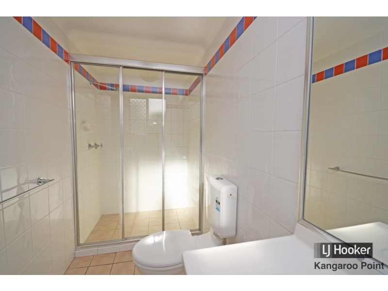 4/15 Rawlins Street, Kangaroo Point QLD 4169