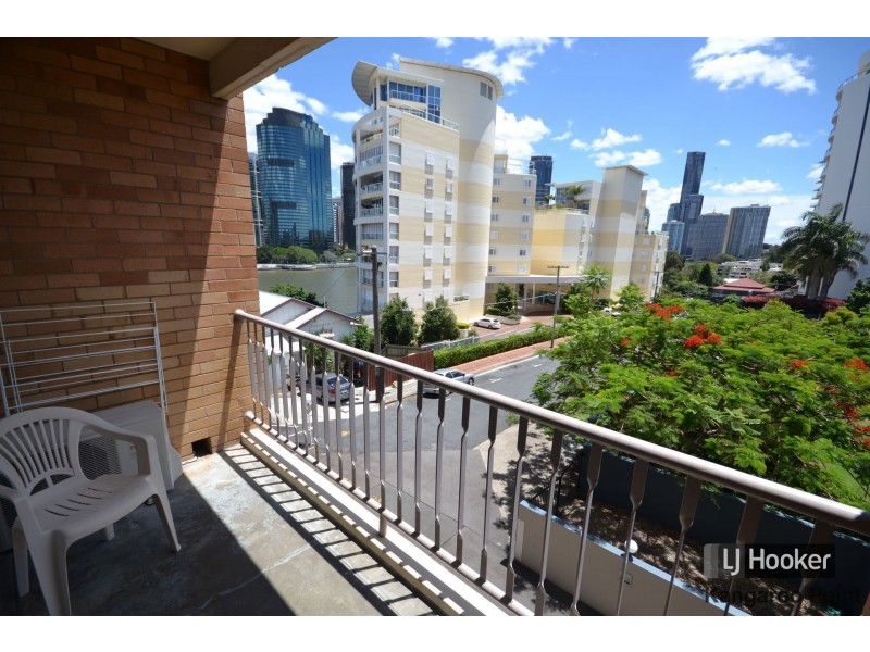 204/355 Main Street, Kangaroo Point QLD 4169