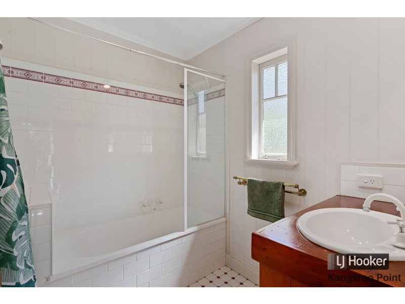 19 Rawlins Street, Kangaroo Point QLD 4169