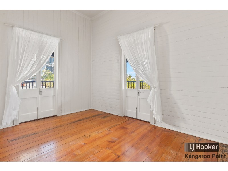 19 Rawlins Street, Kangaroo Point QLD 4169