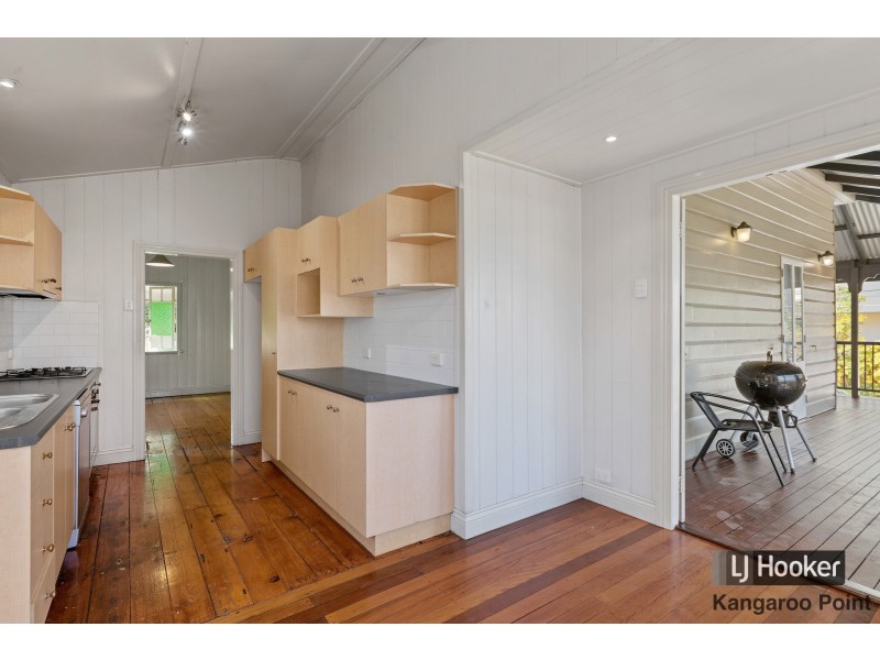 19 Rawlins Street, Kangaroo Point QLD 4169