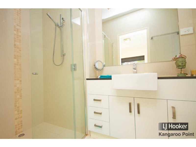 1/215 Wellington Road, Kangaroo Point QLD 4169