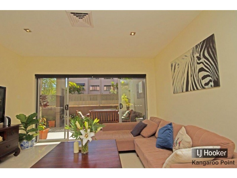 1/215 Wellington Road, Kangaroo Point QLD 4169