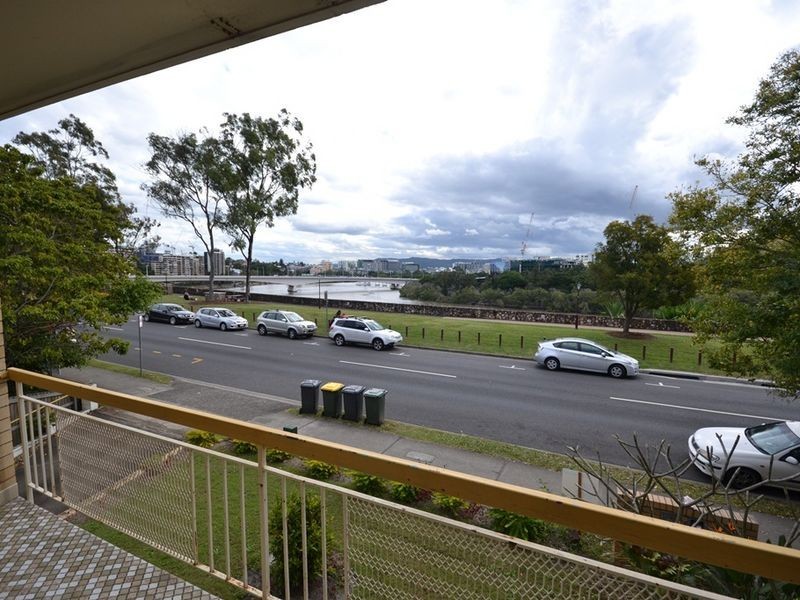 3/132 River Terrace, Kangaroo Point QLD 4169