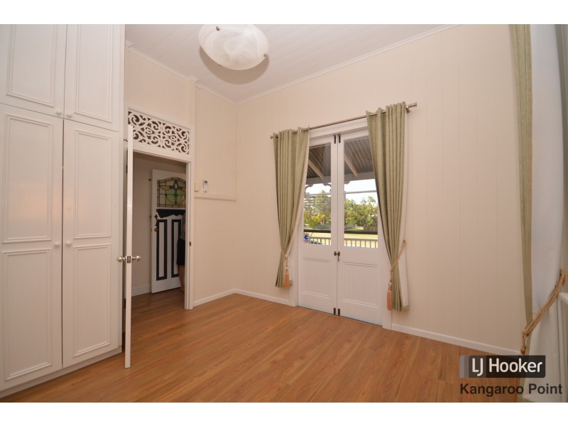 37 Baines Street, Kangaroo Point QLD 4169