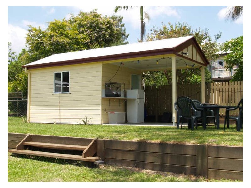 9 Morehead Avenue, Norman Park QLD 4170