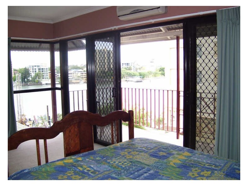 102a Lambert Street, Kangaroo Point QLD 4169