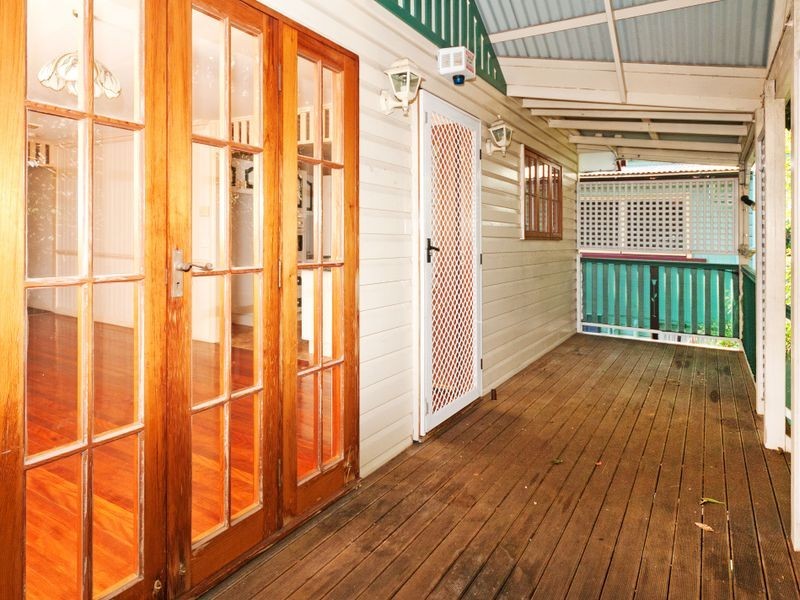 11 Caswell Street, East Brisbane QLD 4169