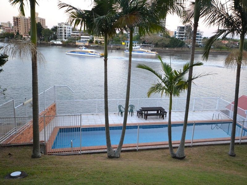 2/64 Thorn Street, Kangaroo Point QLD 4169