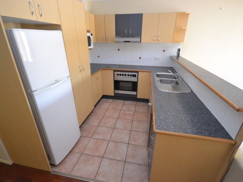 2/64 Longlands Street, East Brisbane QLD 4169