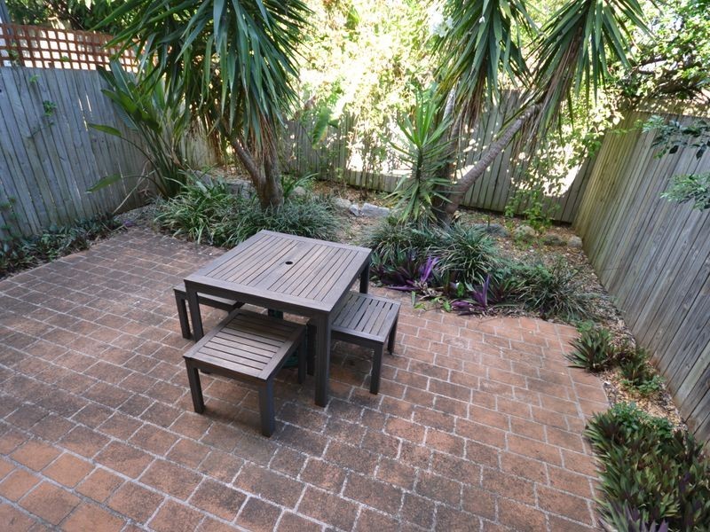 2/64 Longlands Street, East Brisbane QLD 4169