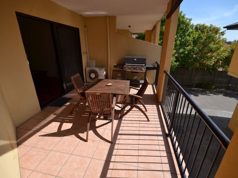 2/64 Longlands Street, East Brisbane QLD 4169