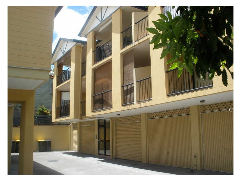 2/64 Longlands Street, East Brisbane QLD 4169