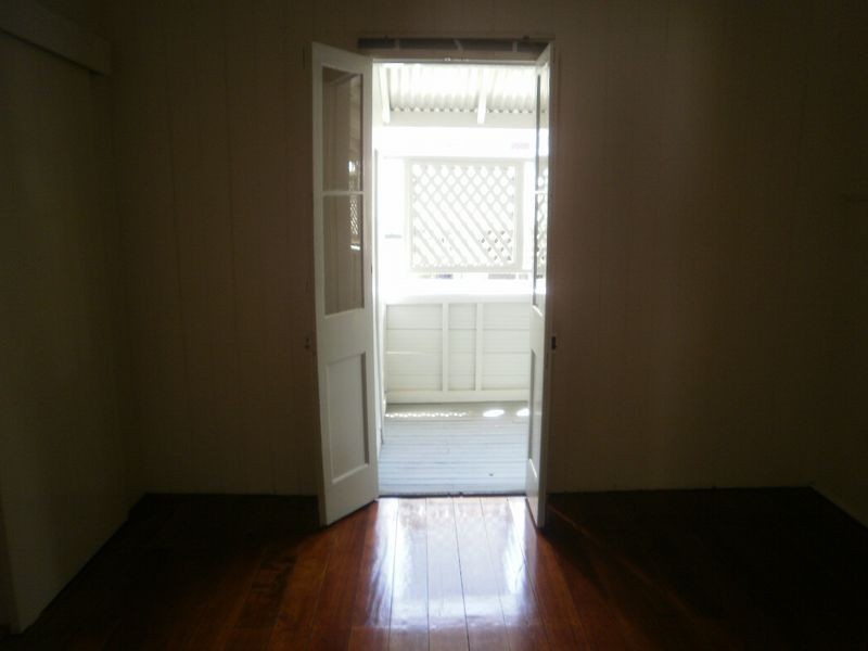 8 Latrobe Street, East Brisbane QLD 4169