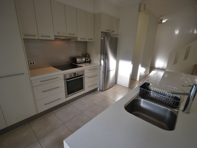 10 Latrobe St, East Brisbane QLD 4169