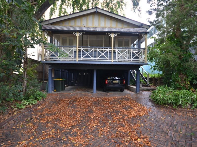 11 Eskgrove St, East Brisbane QLD 4169