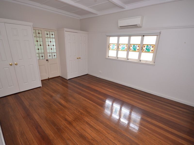 11 Eskgrove St, East Brisbane QLD 4169