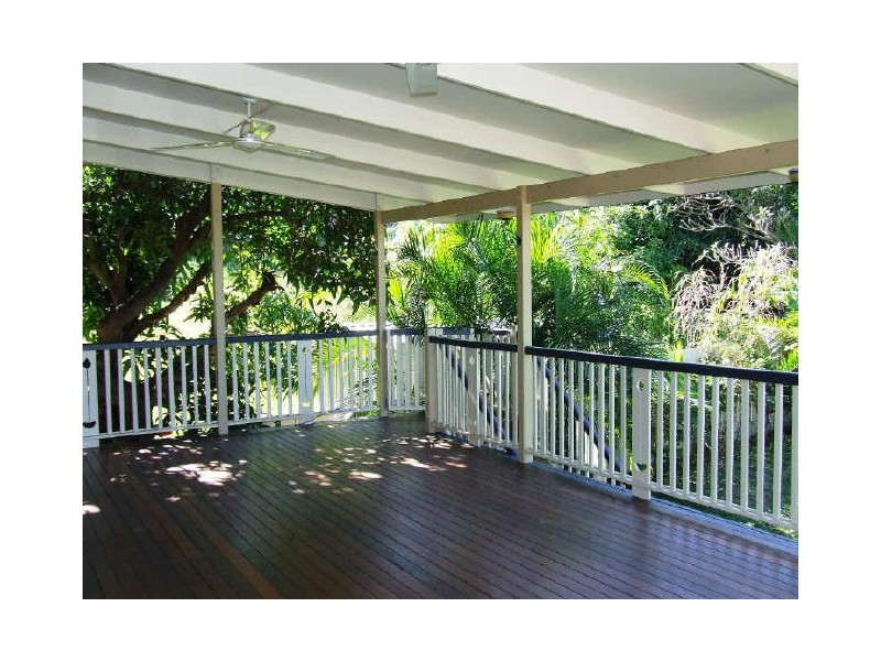 23 Malory St, Balmoral QLD 4171