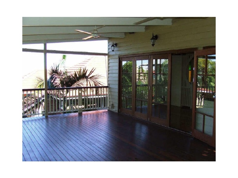 23 Malory St, Balmoral QLD 4171