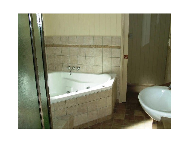 23 Malory St, Balmoral QLD 4171